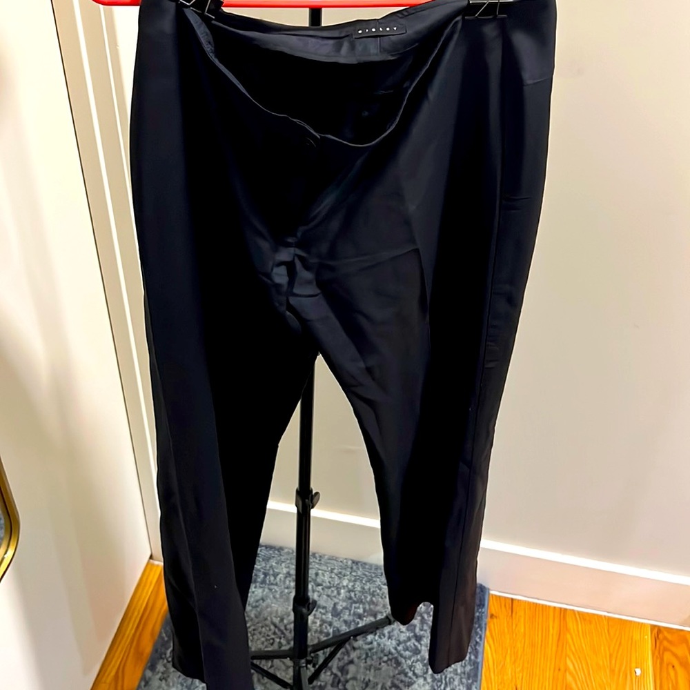 Black Wide-legged cropped pants